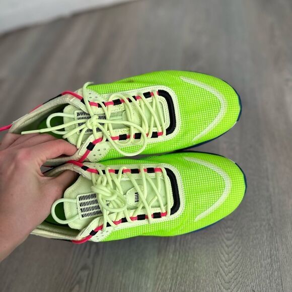 Rare Nike React Live Premium Barely Volt Green Pink Blue CZ9081-700 Mens 9.5 - Picture 4 of 8